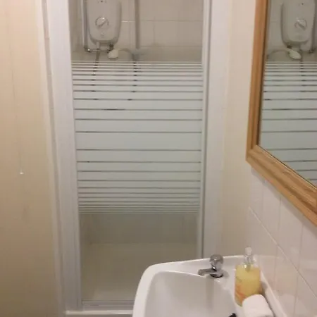 麦内阿姆斯宾馆 利兹